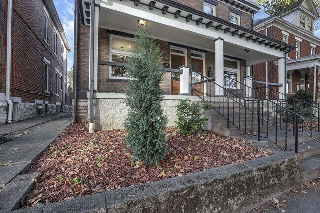 Building Photo - Stunning Restored 4BR Home Steps from Goodale Park & the Short North