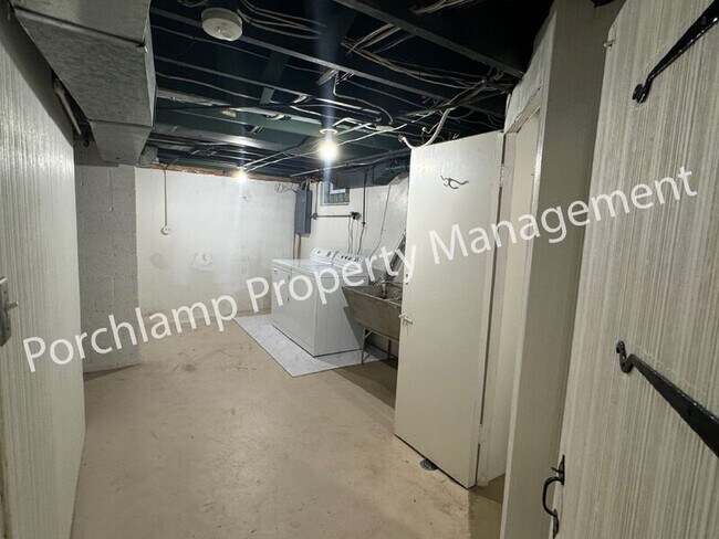Building Photo - 2615 Coit Ave NE