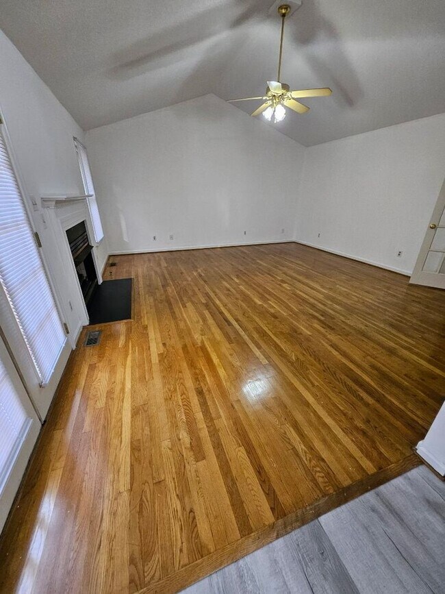 Building Photo - Prince George