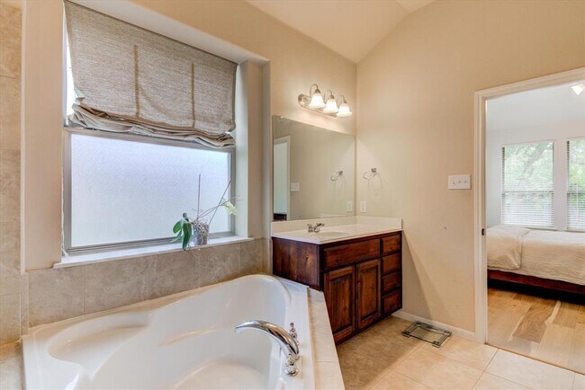 Building Photo - 11129 Cap Stone Dr