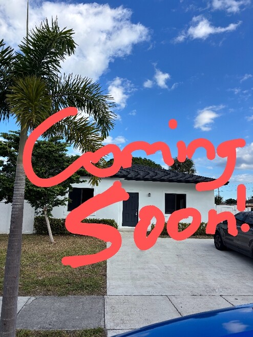 Building Photo - 417 N Deerfield Ave