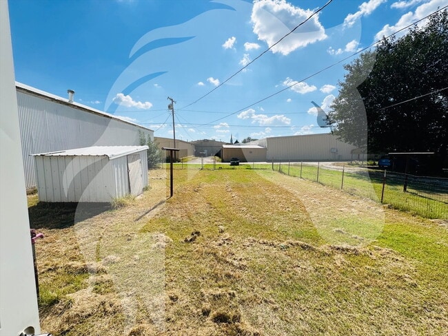 Building Photo - "Charming 2-Bedroom Home in Woodward – You...