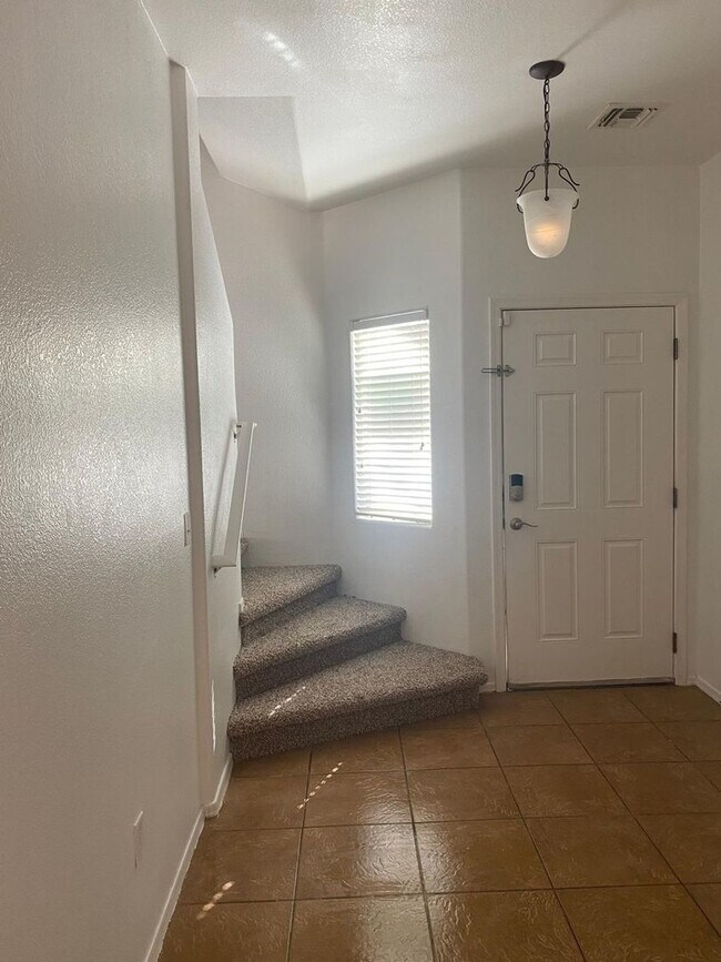 Building Photo - 7805 S Hidden Places Loop