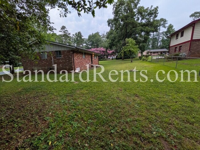 Building Photo - 2916 Battle Forrest Dr