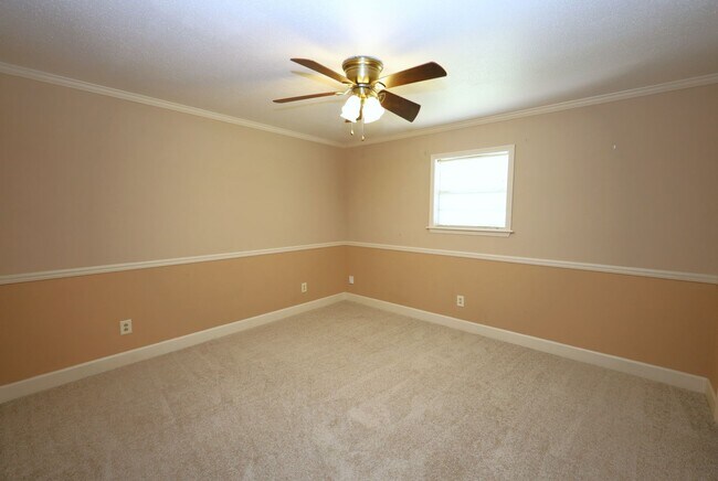 Building Photo - 3101 Wallace Dr