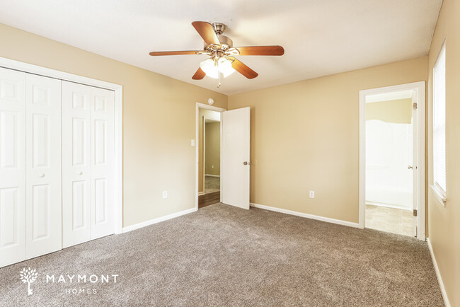 Building Photo - Spacious Four Bedroom