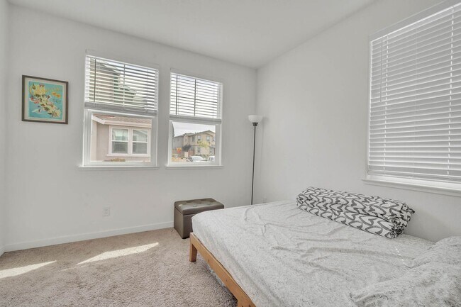 Building Photo - 2333 Aerostar Way