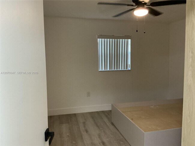 Building Photo - 2605 Ave F