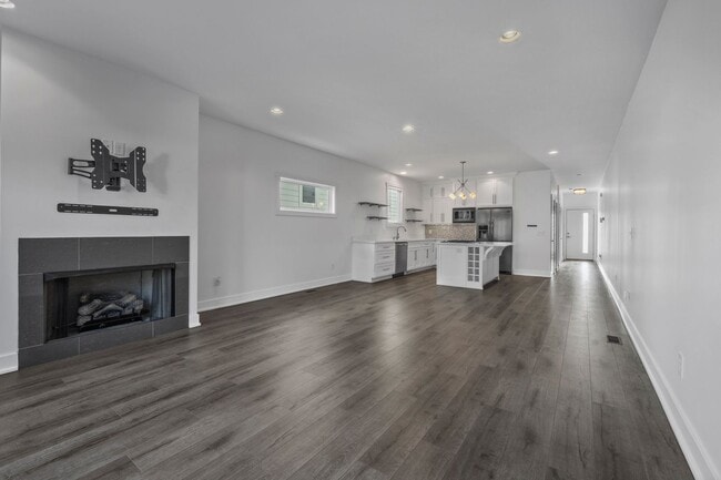 Building Photo - Modern 3 bedroom Home in East Nashville Close to the Most Popular Places in Nashville!