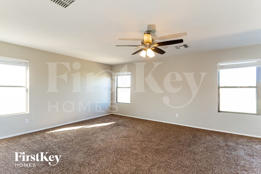 Building Photo - 12949 N Desert Olive Dr