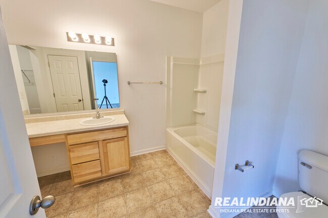 Building Photo - 5151 Bramwell Ln
