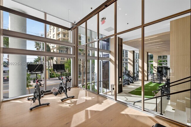 Building Photo - 153 N Seabreeze Blvd