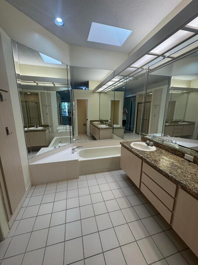 Building Photo - 900 Bear Island Cir