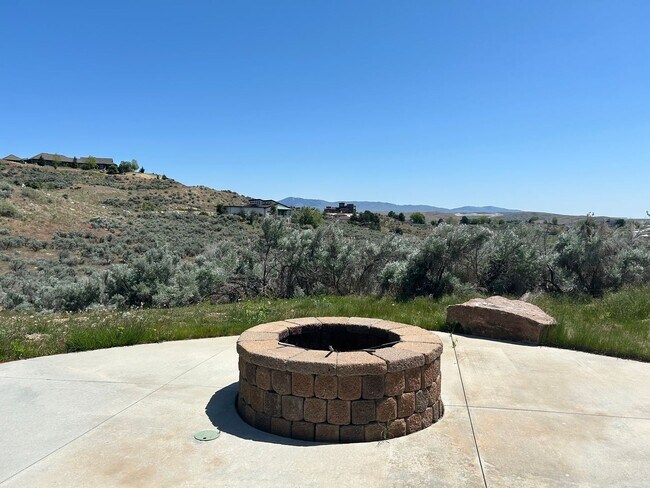 Building Photo - Luxury Living in StarView Estates - 4.98 A...