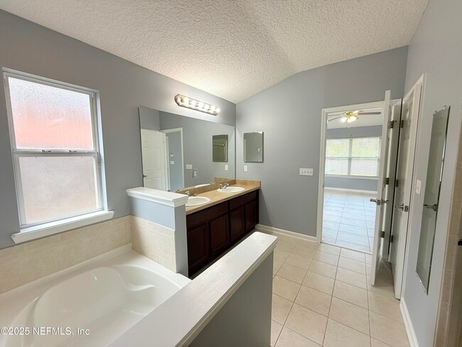 Building Photo - 14793 Falling Waters Dr