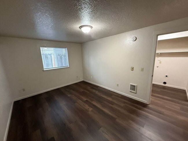 Building Photo - 1019 Boedies Dr