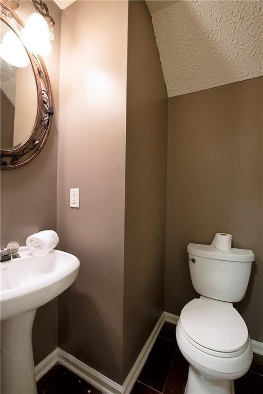 Building Photo - 312 Pieris Dr