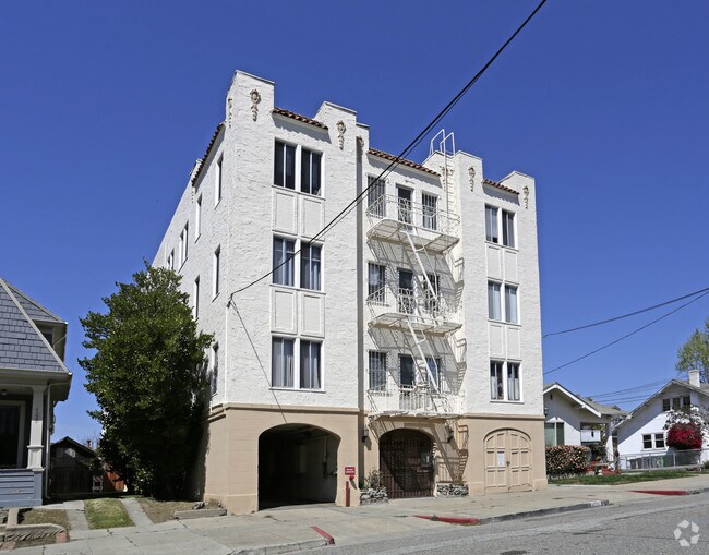 Primary Photo - 4231 Montgomery