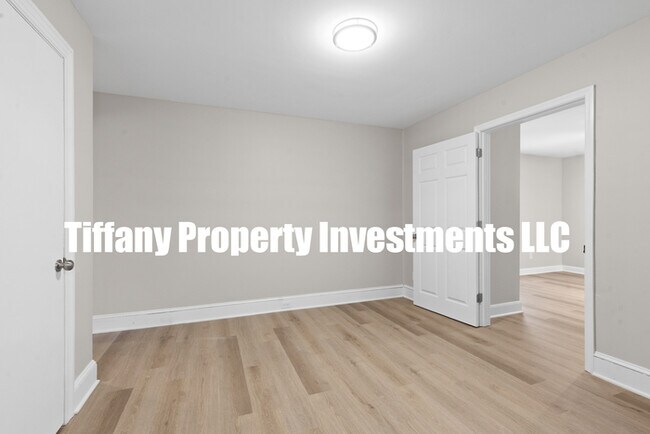 Building Photo - 119 N Jack St