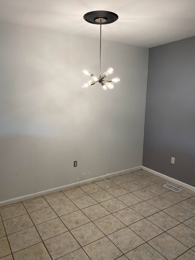 Building Photo - 3112-3114 Honeycutt Cir
