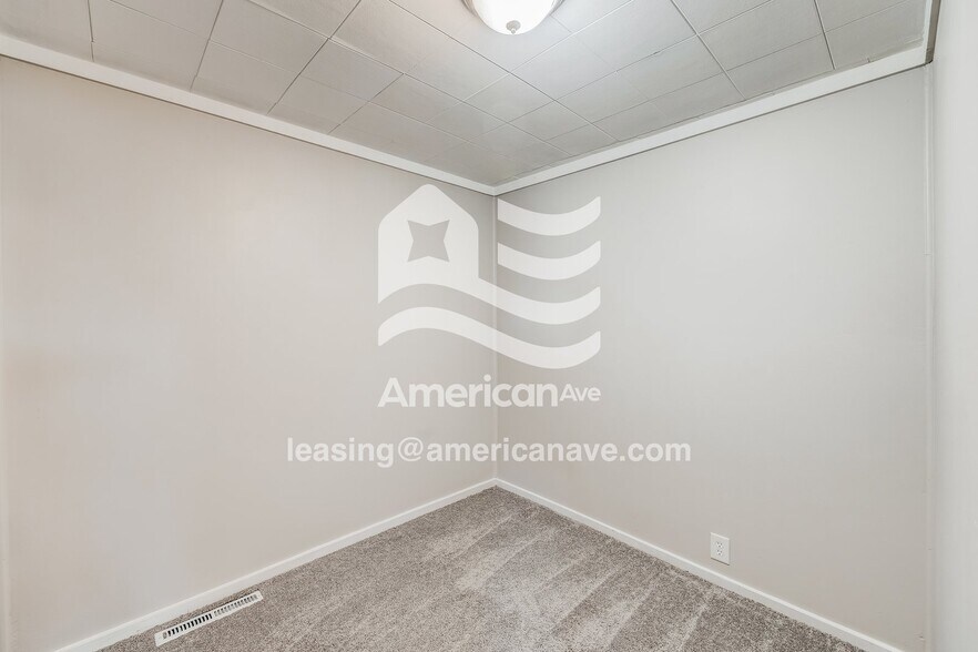 Building Photo - 130 Penneman Ave