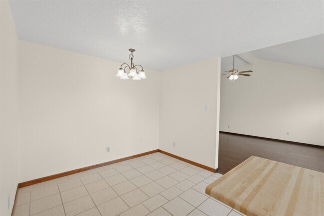 Building Photo - 1418 Crawley Ct