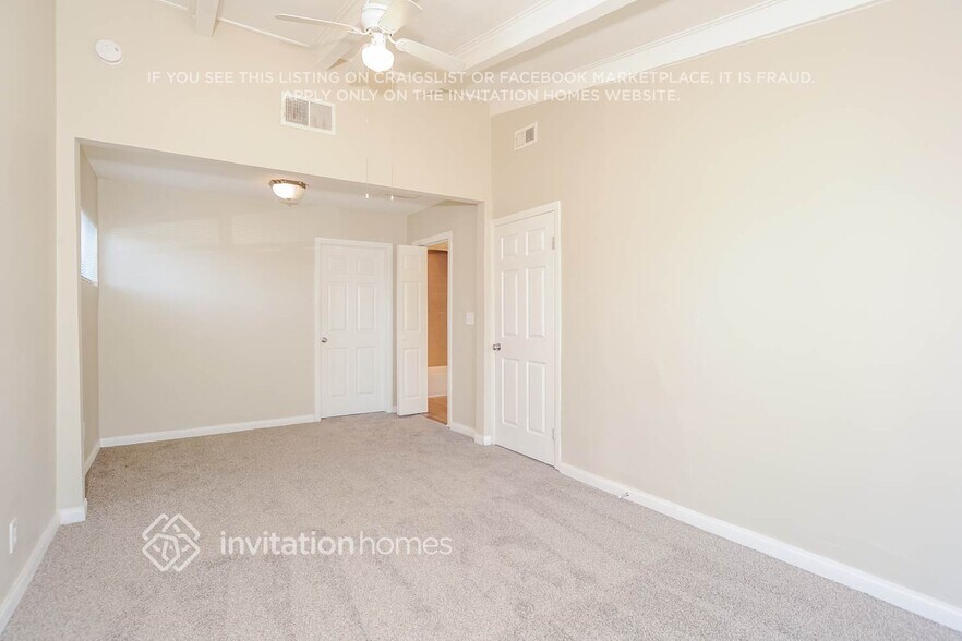 Building Photo - 8002 Crosnoe Ave