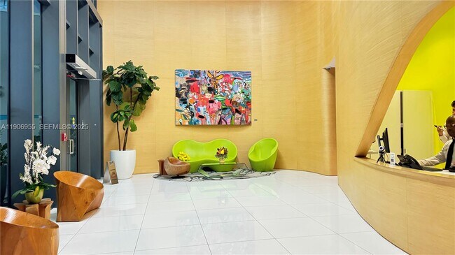 Building Photo - 501 NE 31st St