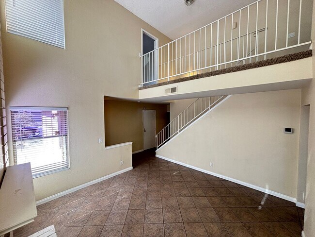 Building Photo - Spacious 3BED/3BATH Two story home located...