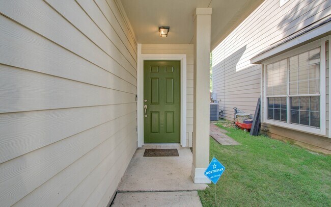 Building Photo - 17230 Oakwood Chase Dr