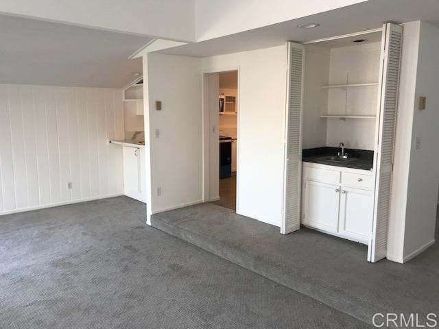 Building Photo - 527 S Sierra Ave