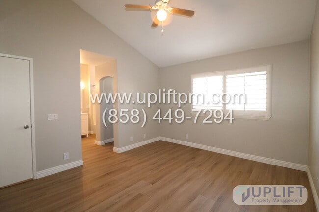 Building Photo - 10040 Scripps Vista Way