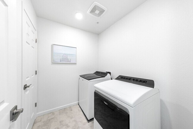 Building Photo - Citrus Heights AMAZING FLOOR-PLAN (Solar) ...
