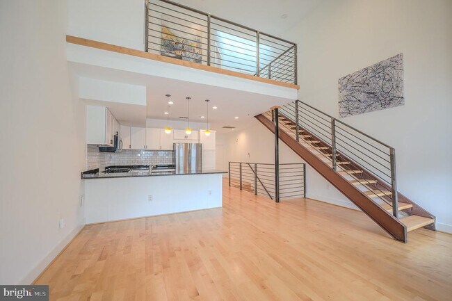 Building Photo - 1328 Maryland Ave NE