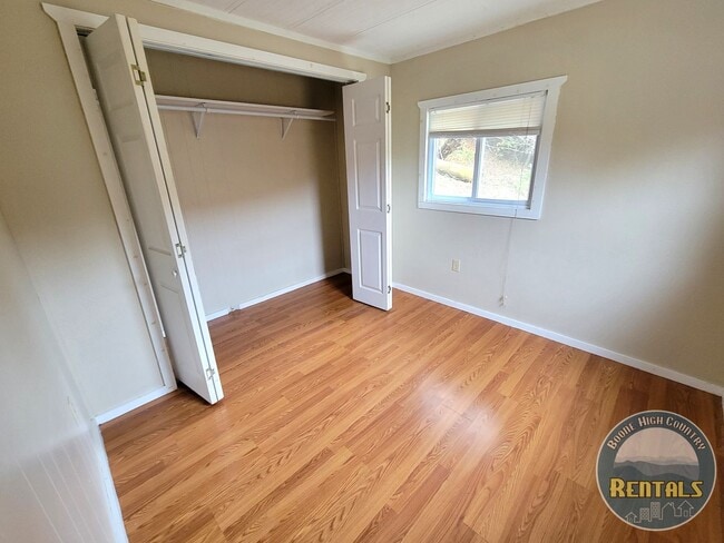 Building Photo - Cozy 2bd/1ba Home In Newland