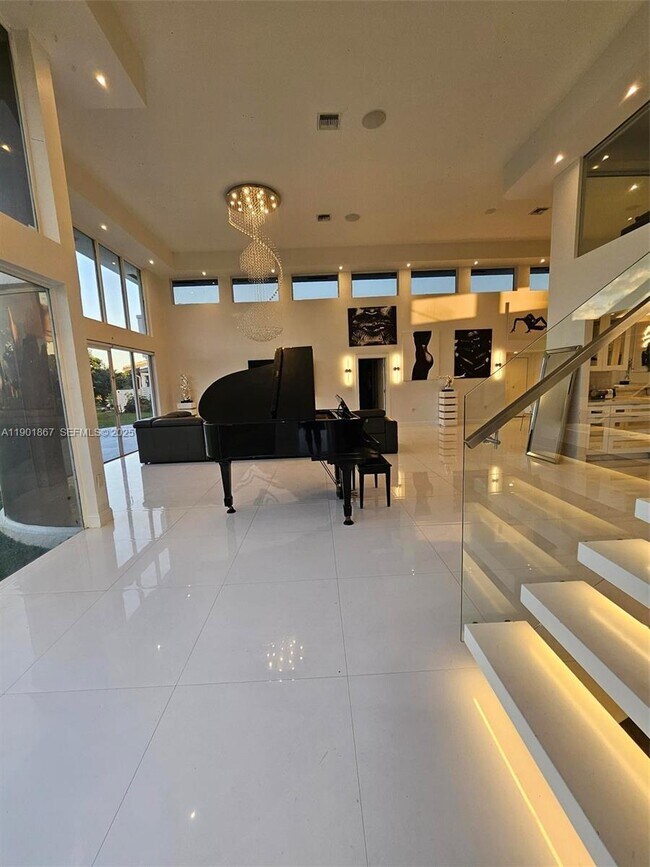 Building Photo - 6003 Umbrella Tree Ln