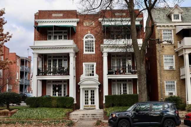 Primary Photo - THIS IS THE ONE 2 Bedroom 2 Bath Condo in ...