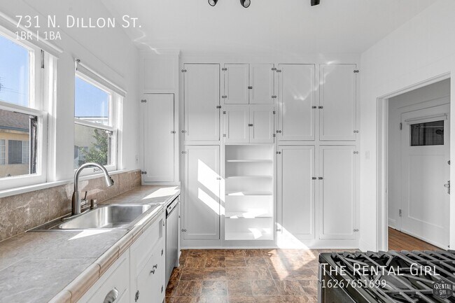Building Photo - 731 N Dillon St
