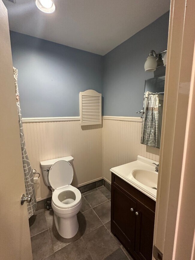 Building Photo - Great Condo in Historic YMCA Building Down...