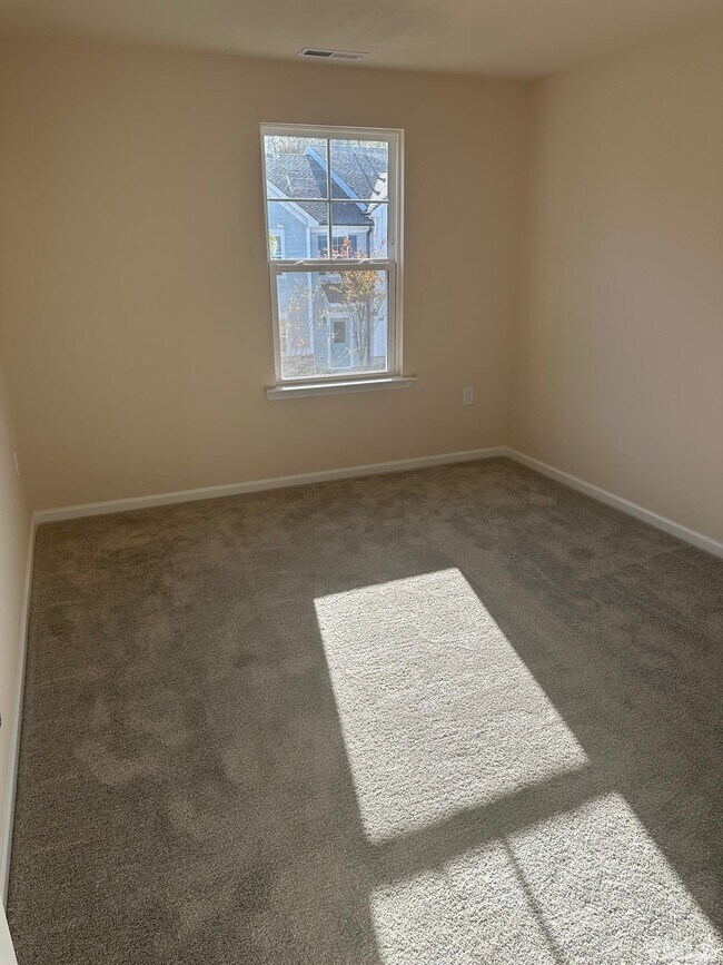 Building Photo - 240 Ribbon Rail St