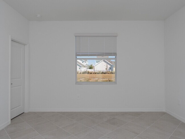 Building Photo - 11470 Burgundy Dr