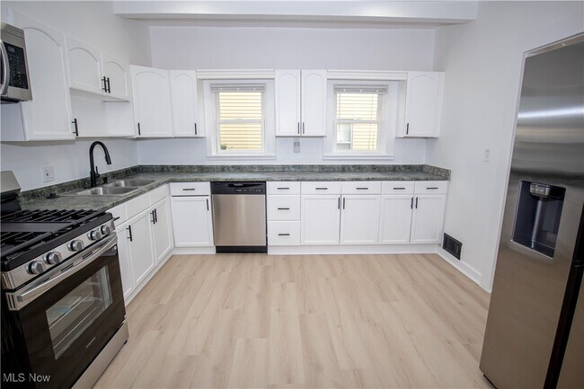 Building Photo - 12412 Sprecher Ave