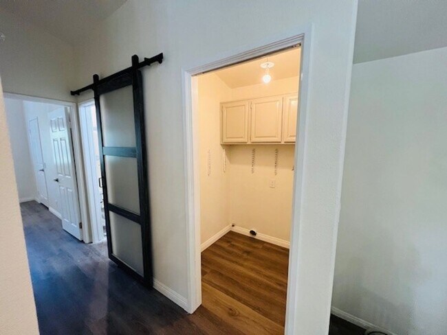 Building Photo - COMPLETELY REMODELED 3 Beds+2.5 Baths 2-st...