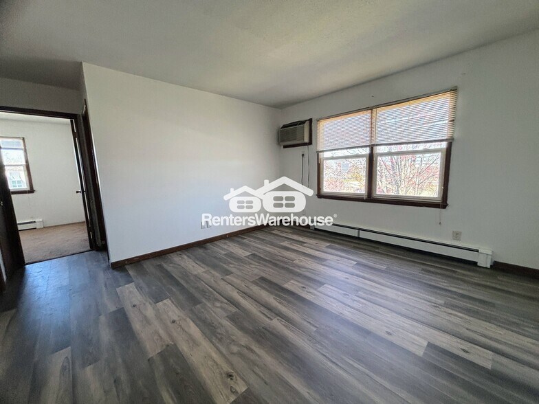 Building Photo - 1334 32nd St