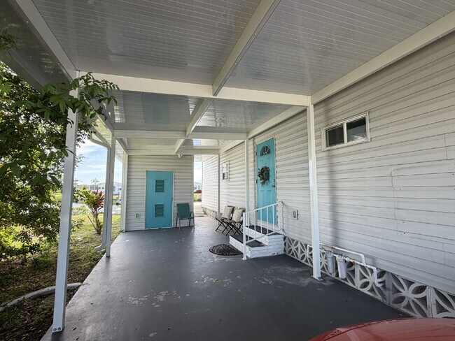 Building Photo - "Charming 2-Bed, 2-Bath Mobile Home Retreat in Harbor Cove!"