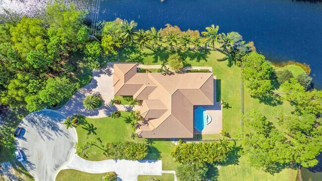 Building Photo - 11985 Carnegie Pl