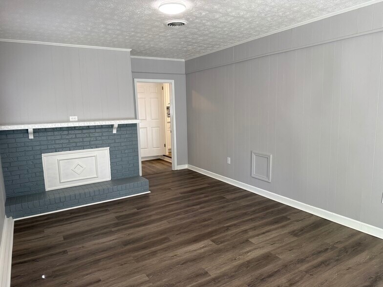 Family Room or 4th Bedroom - 110 Gilliland Ave