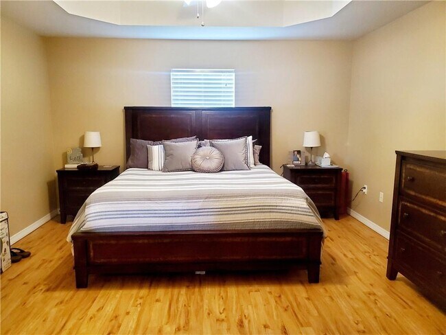 Building Photo - 131 S Gate Dr