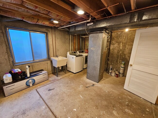 Building Photo - Quite 3 bed 2 bath home in 80916!!!