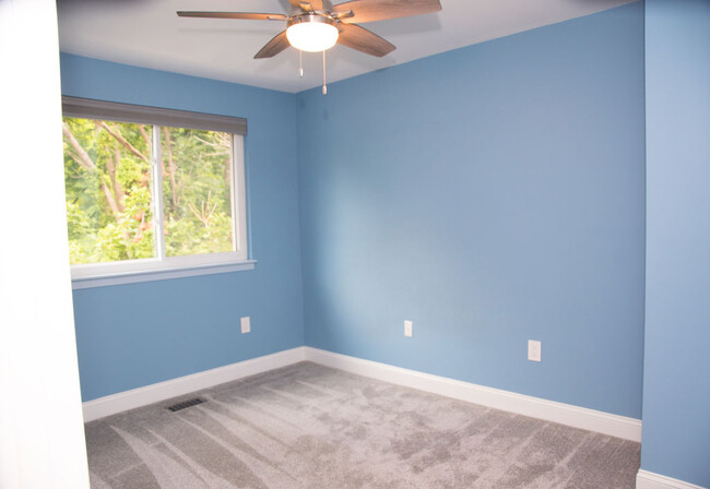 Building Photo - 10331 Bushman Dr